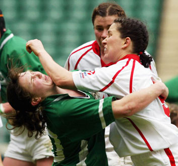 rugby-punch-women-foul-play